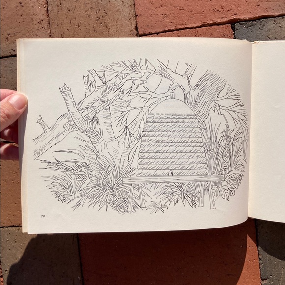 A Wreath of Christmas Legends Holiday Book Illustrated Snowflake Bethlehem - Picture 5 of 13